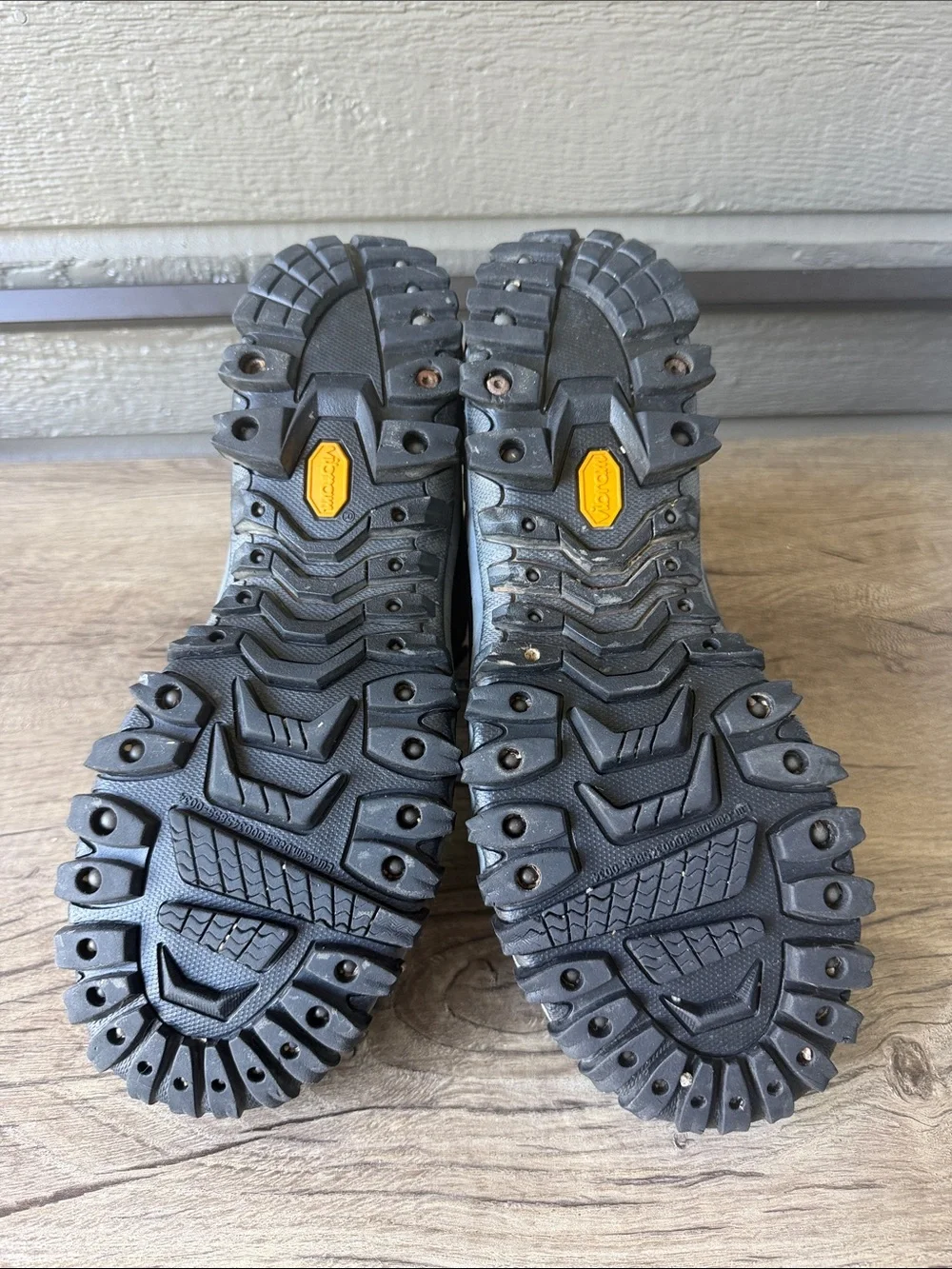 Merrell Men's Waterproof POLARTEC Hiking Boot - Black and Gray size 11.5